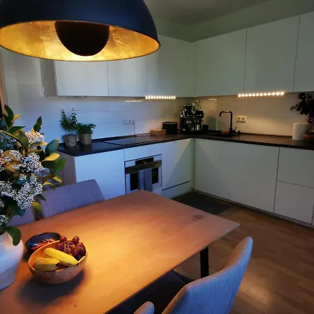 Elegant 2 Bd Apartment *