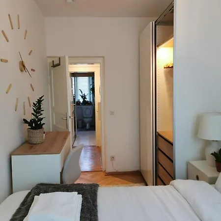 Elegant 2 Bd
