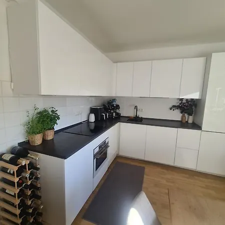 Elegant 2 Bd *